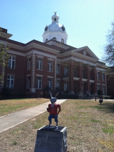 Brer Rabbit Statue in front of the Putnam County Courthouse